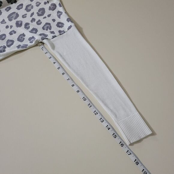 Express Women's Leopard Print V-neck Hi-Low Pullover Sweater with Zipper Detail - Picture 8 of 15